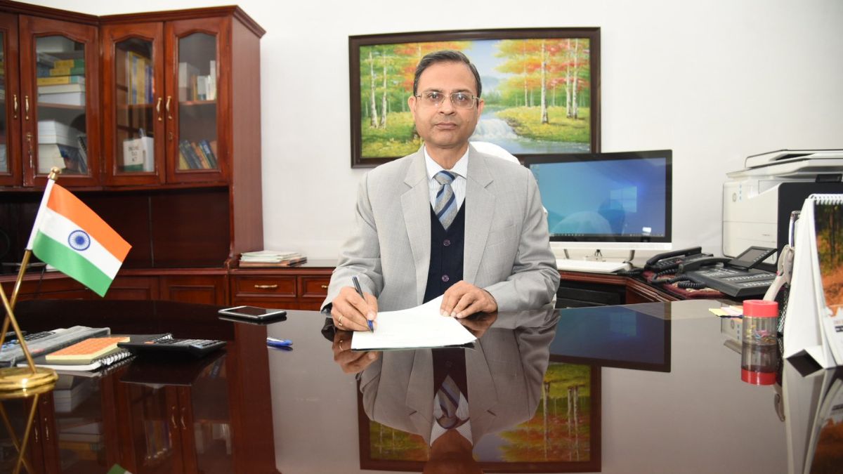 Senior Bureaucrat Sanjay Malhotra Is New Revenue Secretary